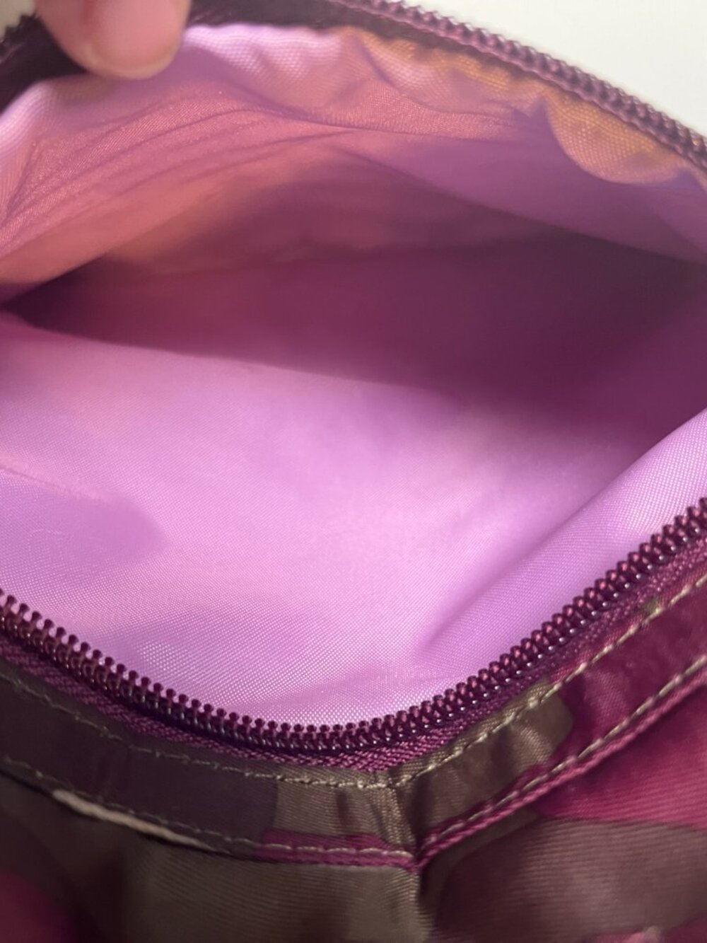 Lug Camper Purple Camo Crossbody Travel Bag RFID - Picture 15 of 16